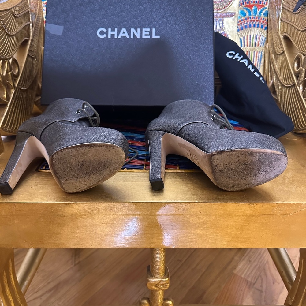 Chanel Heels worn once Size 37 $1500 Authentic - Picture 7 of 9
